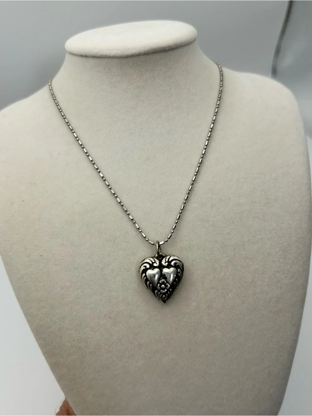 Vintage Ornate Heart Pendant Necklace - Silver-tone Petite Chain 18